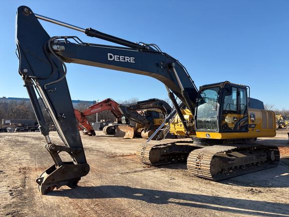 2023 John Deere 250 P-Tier