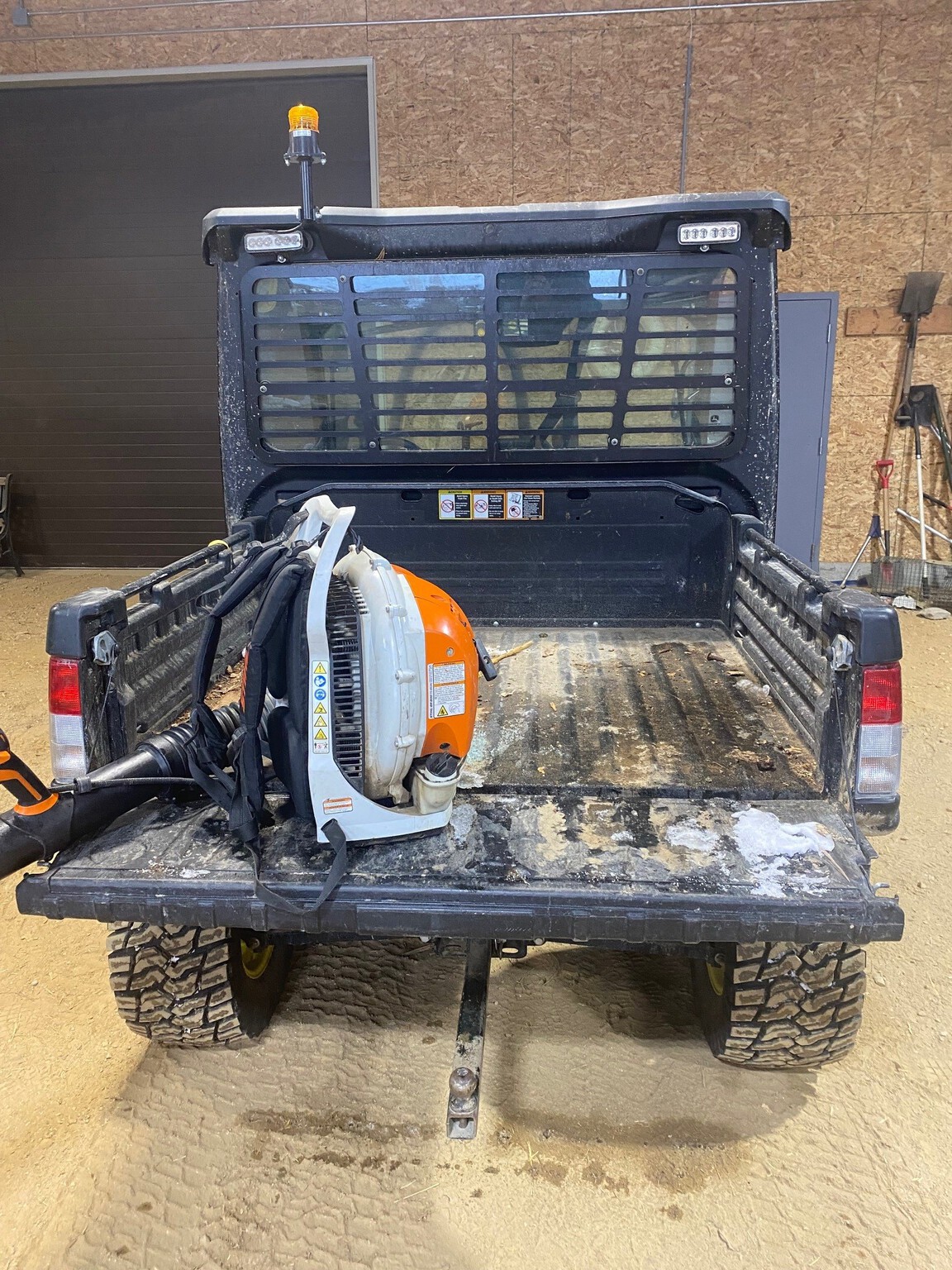 2024 John Deere XUV 835M Image 1