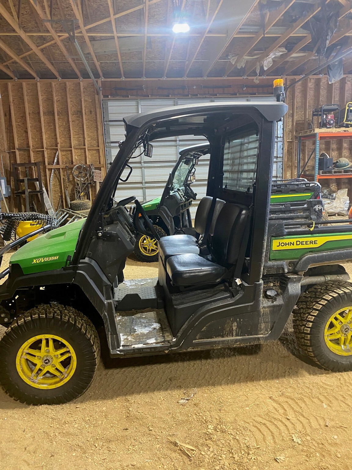2024 John Deere XUV 835M Image 3