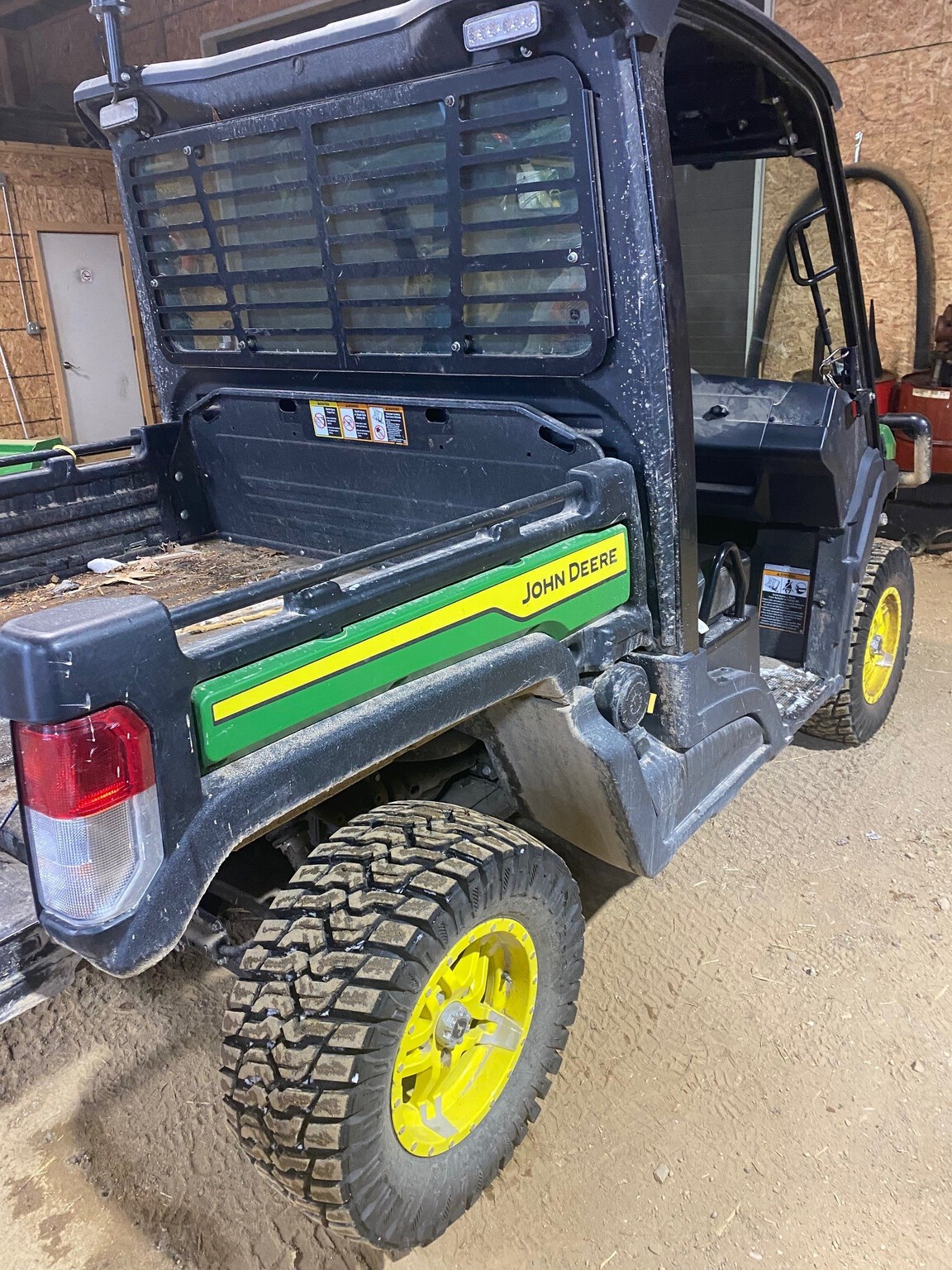 2024 John Deere XUV 835M Image 8