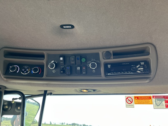 Case IH 4430 image 24