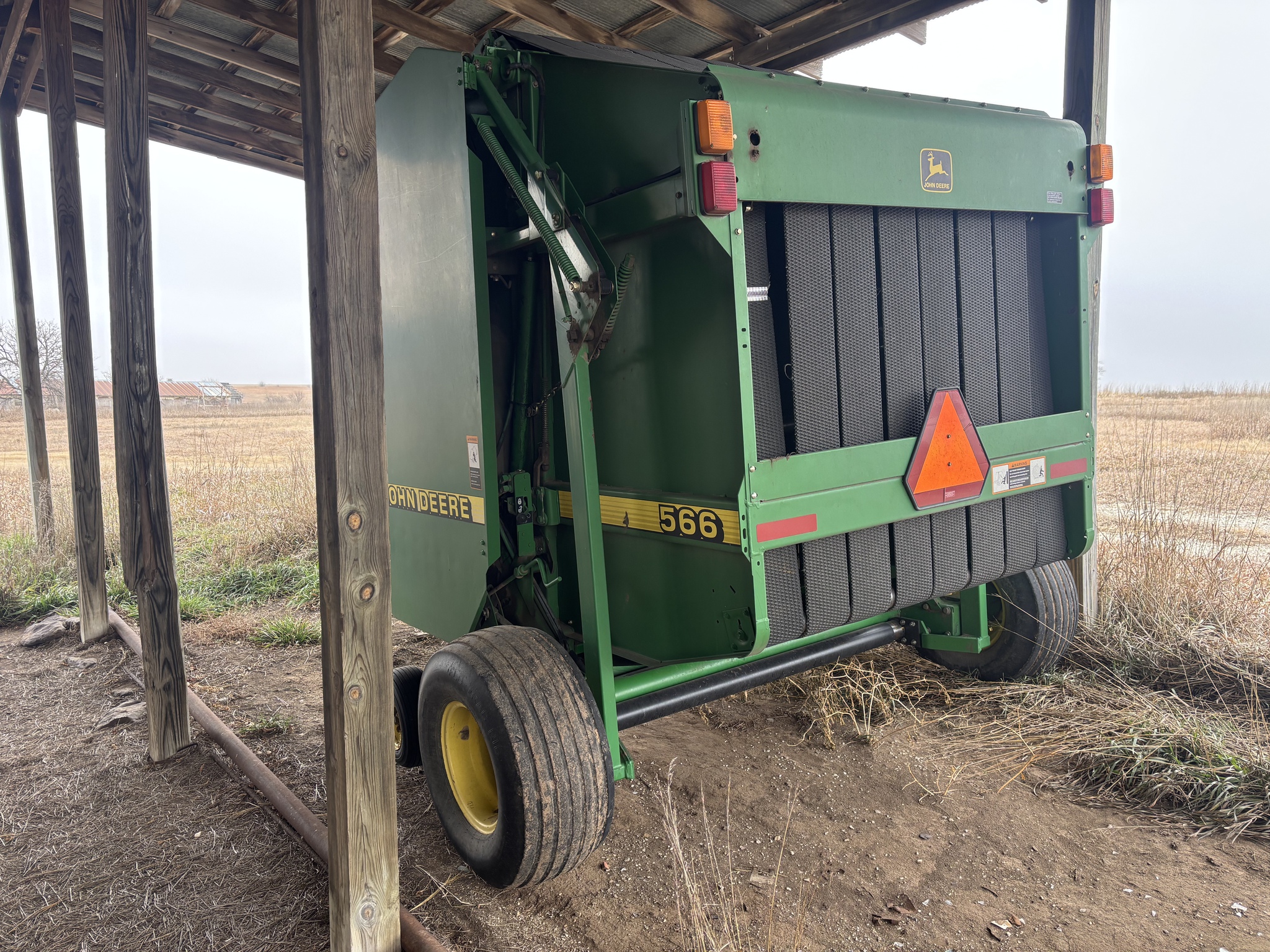 1999 John Deere 566 Image 5