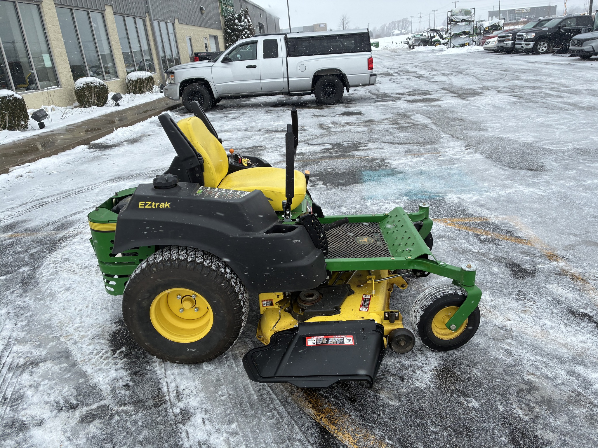 2014 John Deere Z445 Image 2