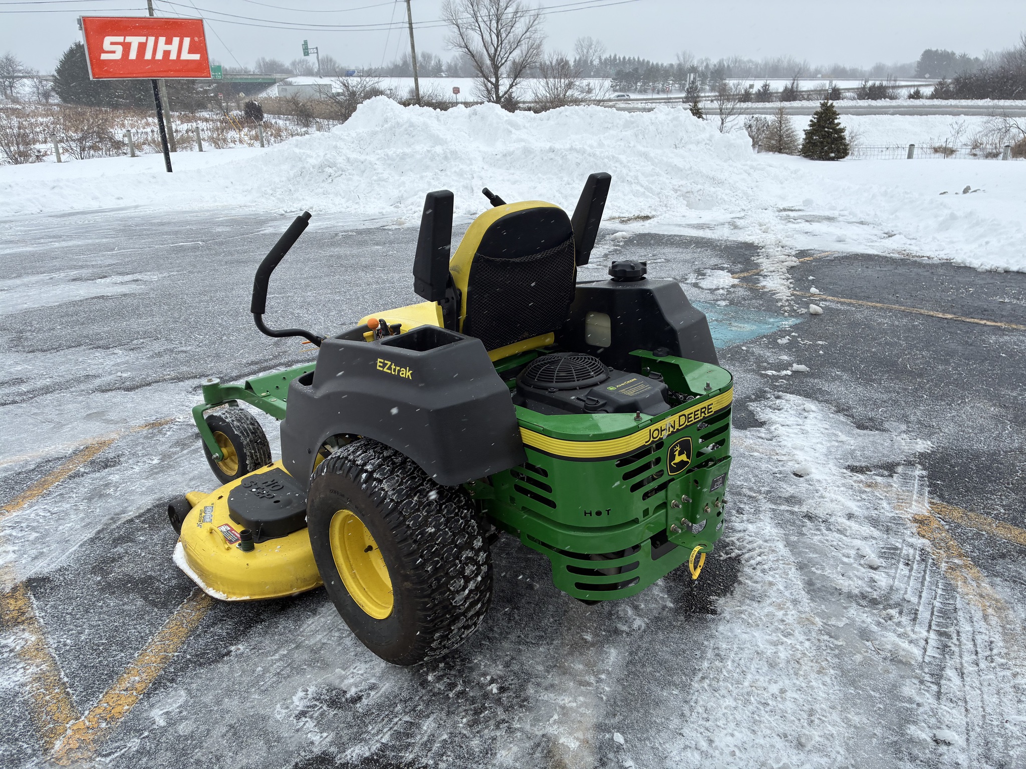 2014 John Deere Z445 Image 5