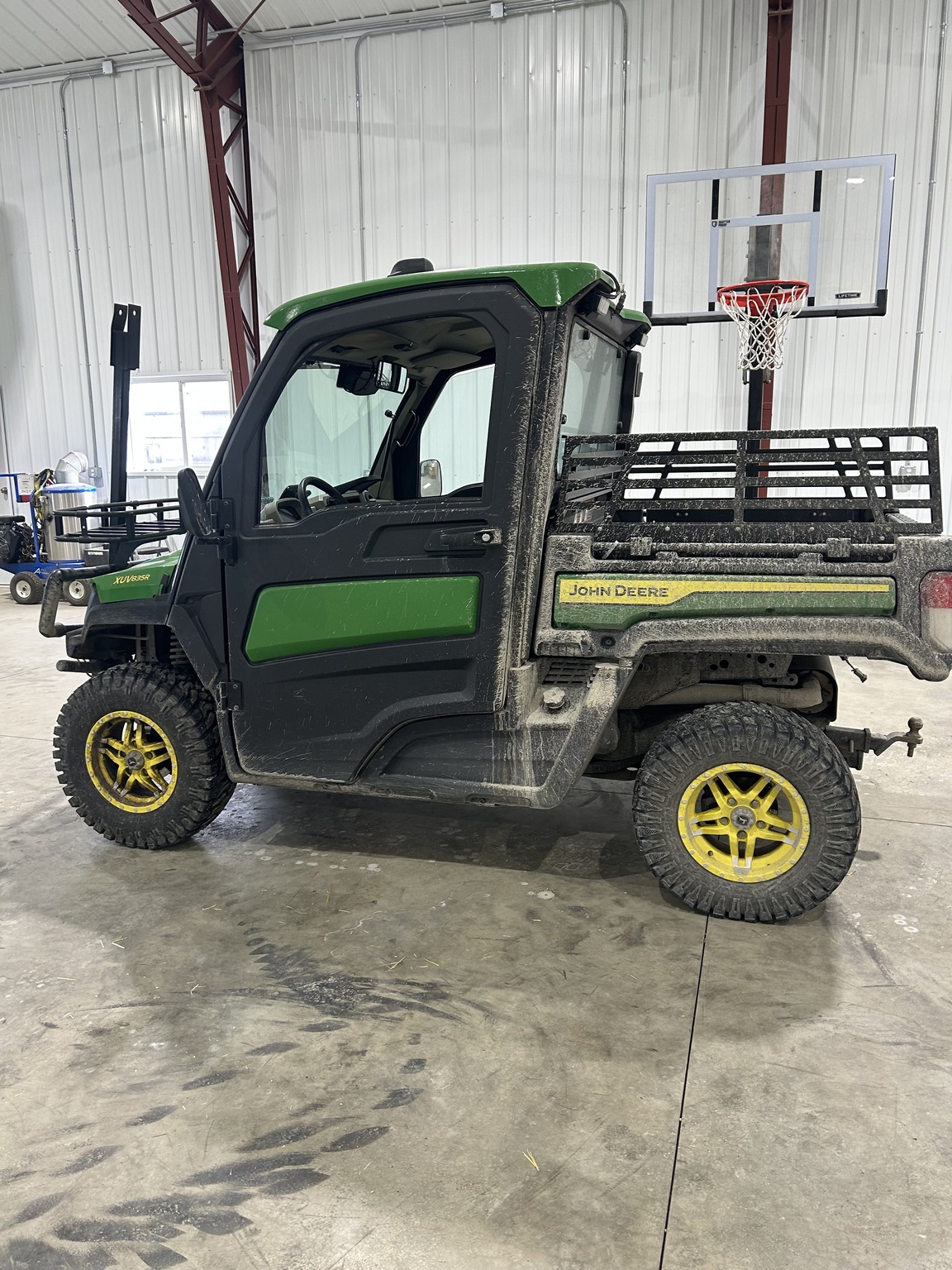 2023 John Deere XUV 835R Image 1
