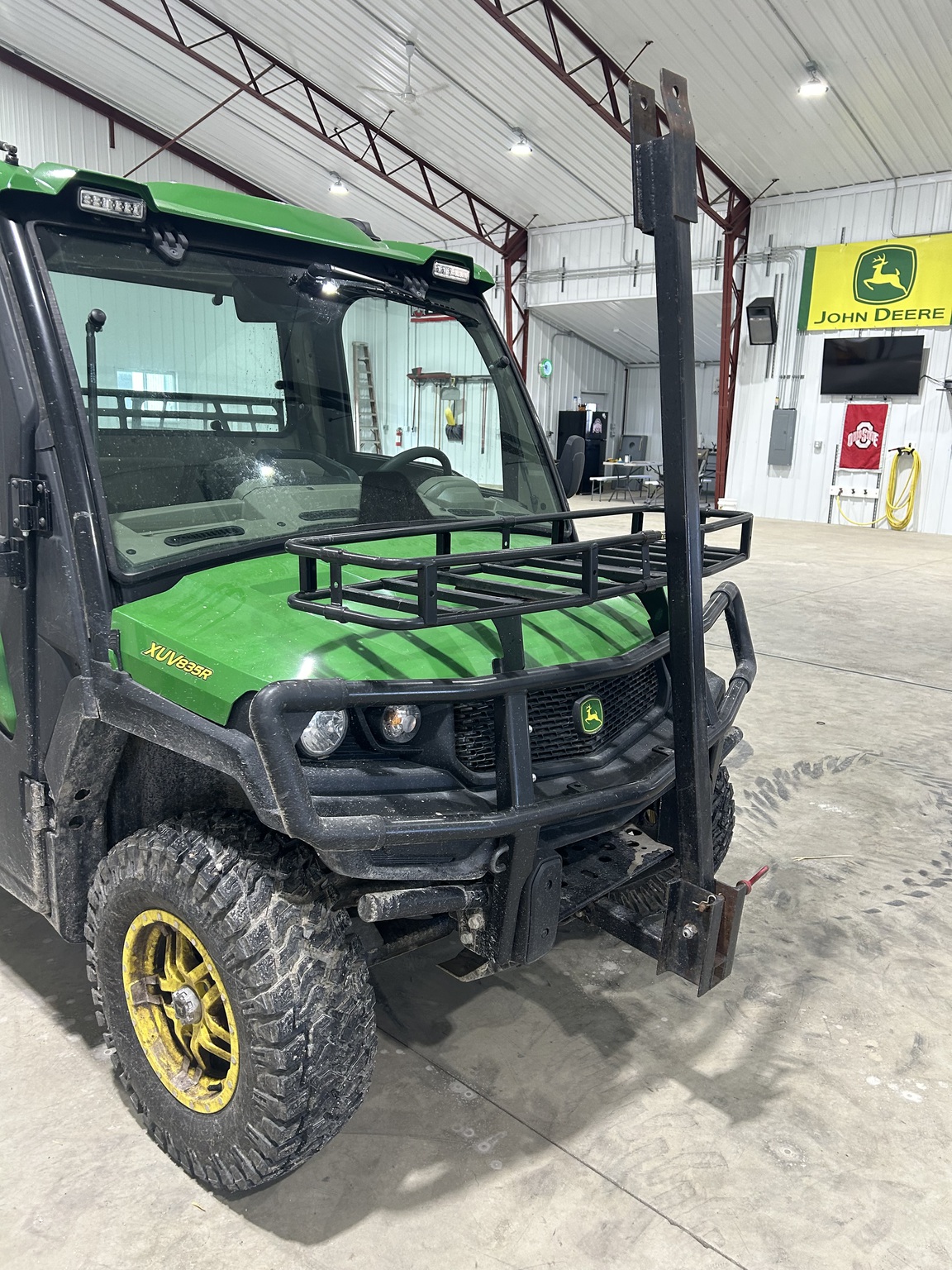2023 John Deere XUV 835R Image 2