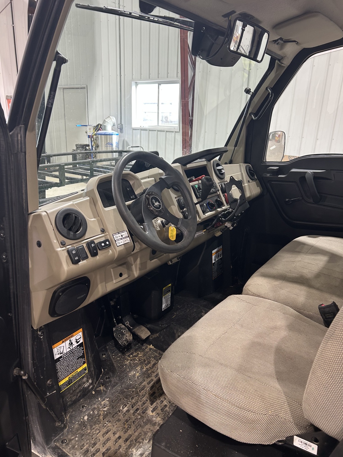 2023 John Deere XUV 835R Image 9