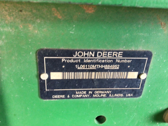 2017 John Deere 6110M Photo 3