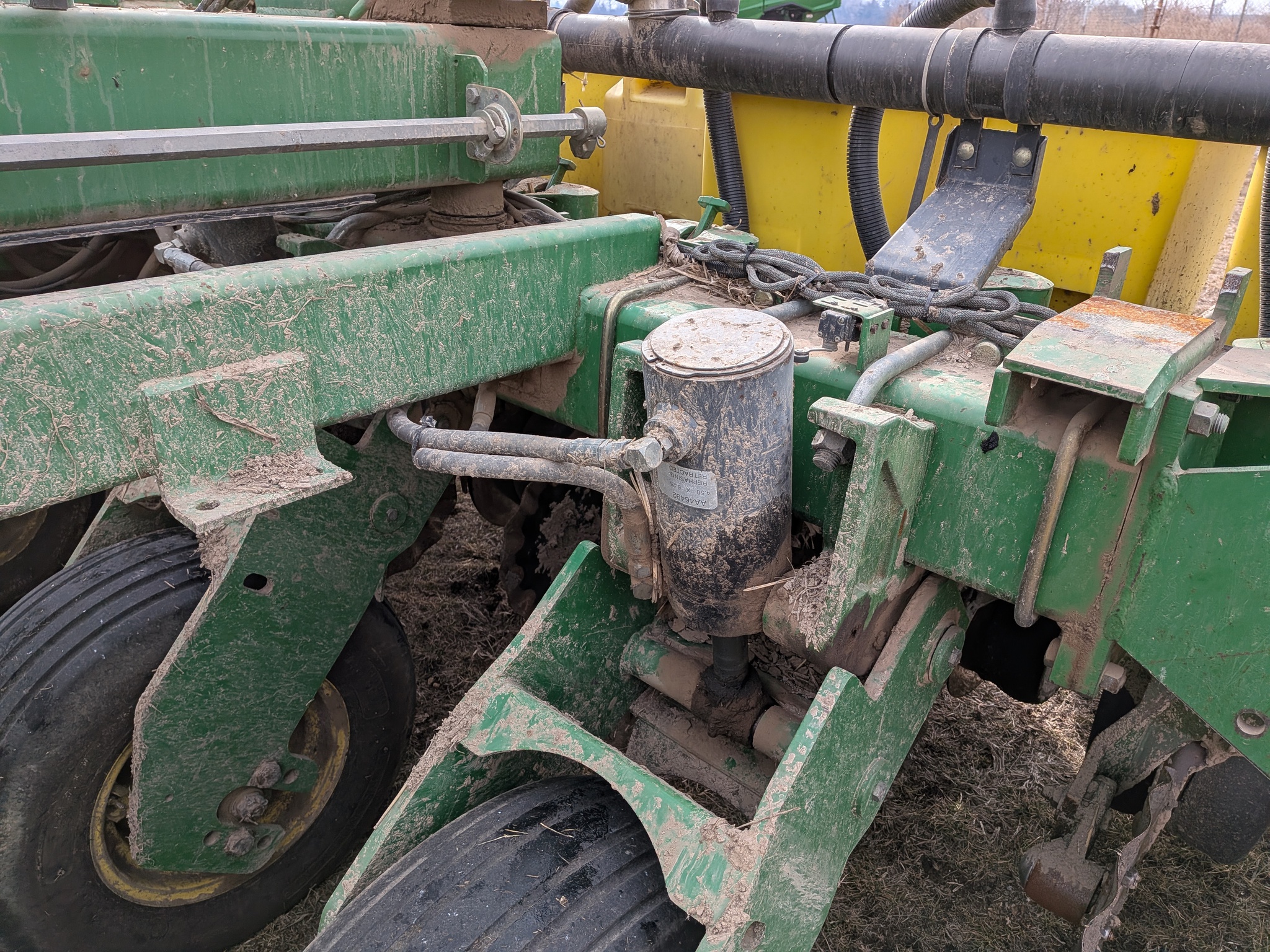  1998 John Deere 1780 at Heritage Tractor in Galesburg, IL