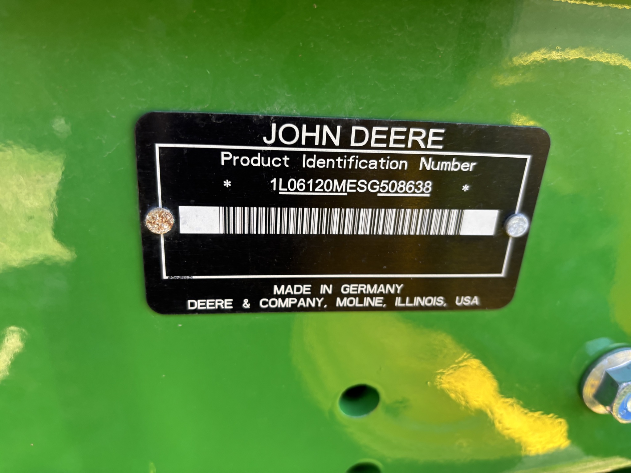 2025 John Deere 6120M Image 10