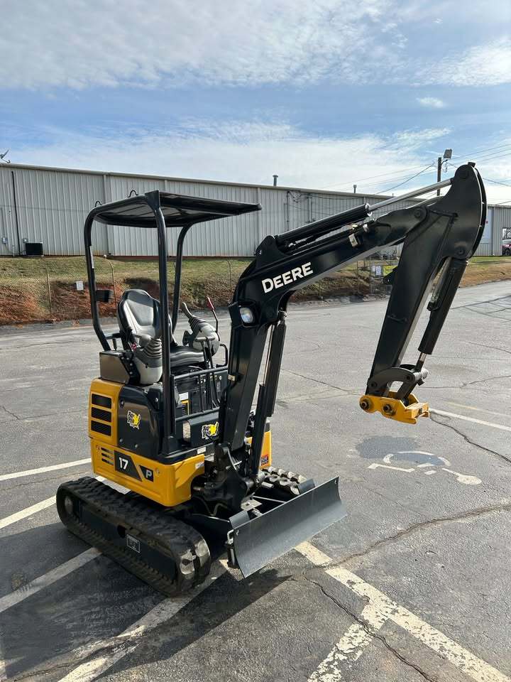 2024 John Deere 17 P Image 4