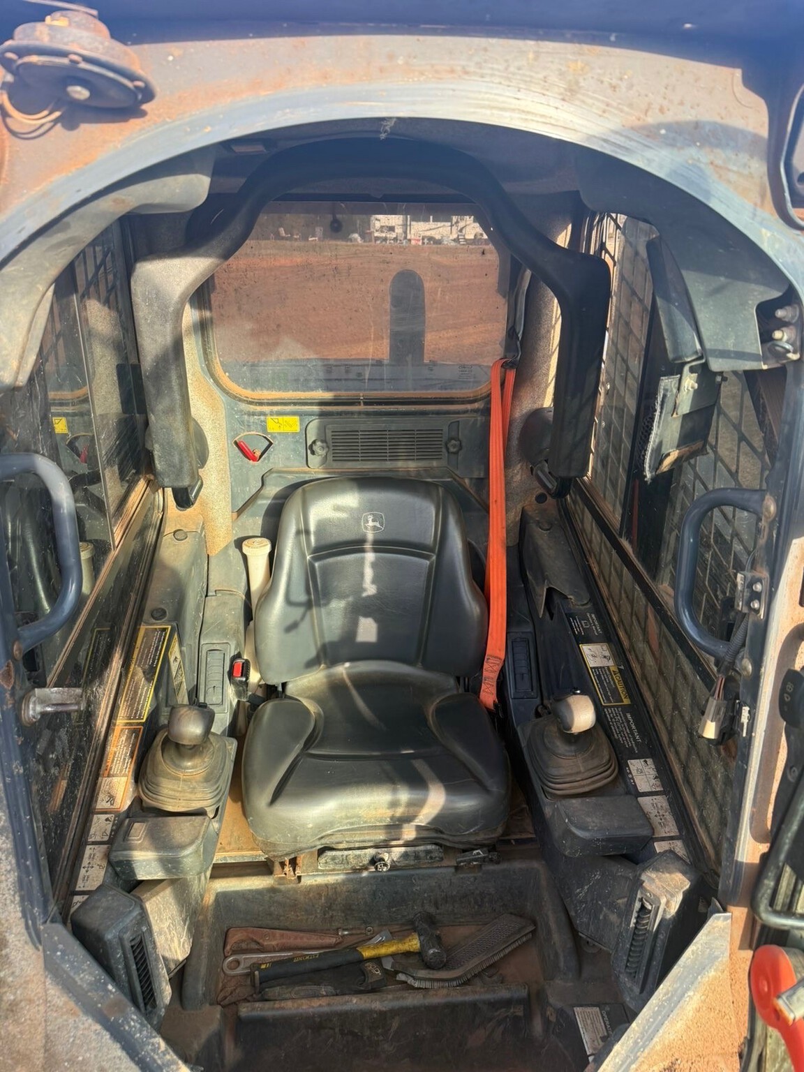 2021 John Deere 331G Image 2