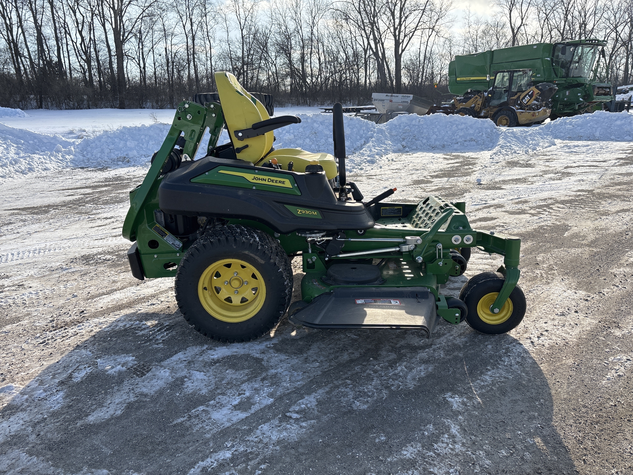 Used 2024 John Deere Z930M Zero Turn Mowers at Koenig Equipment in Greenfield, IN - PhotoXL3