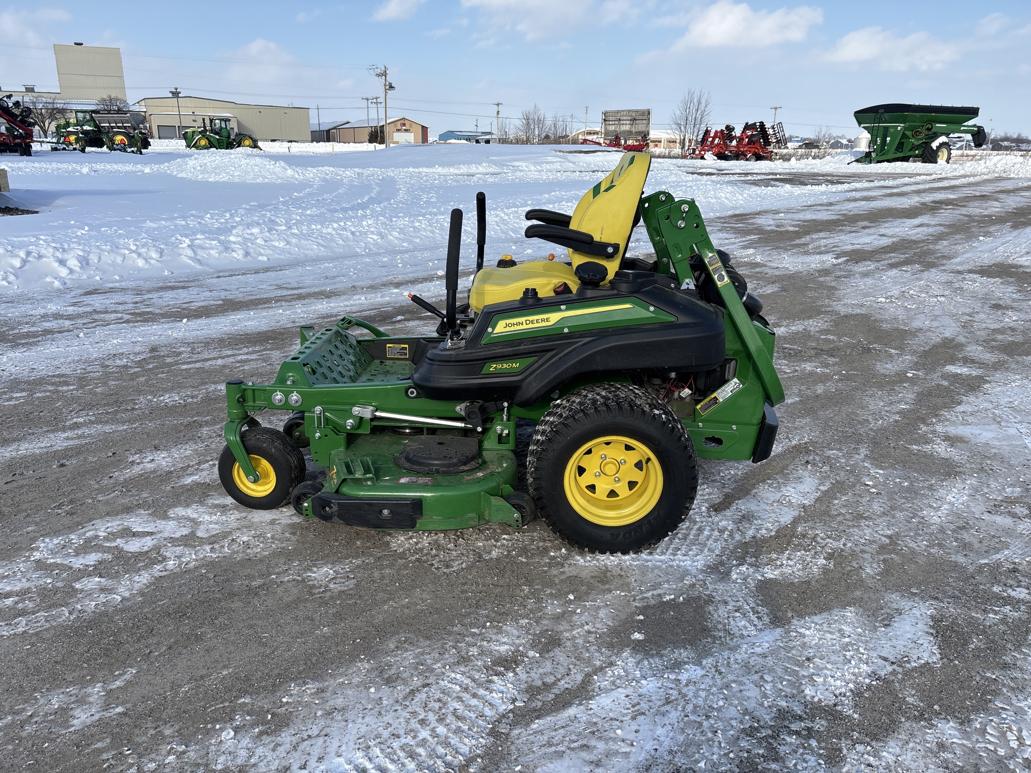 Used 2024 John Deere Z930M Zero Turn Mowers at Koenig Equipment in Greenfield, IN - PhotoXL7