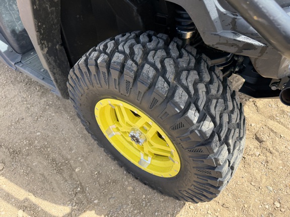 2024 John Deere XUV 835M - Photo11