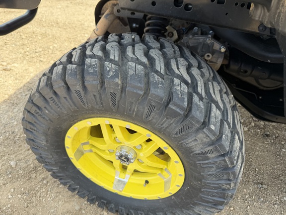 2024 John Deere XUV 835M - Photo13