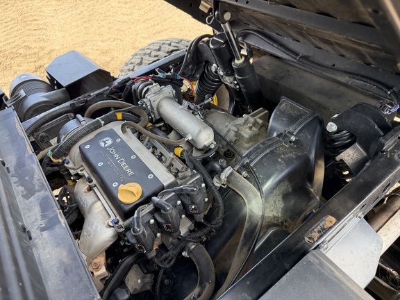 2024 John Deere XUV 835M - Photo18
