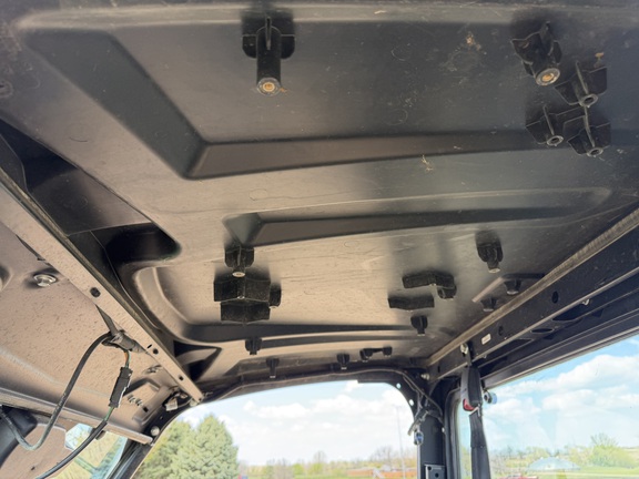 2024 John Deere XUV 835M - Photo19