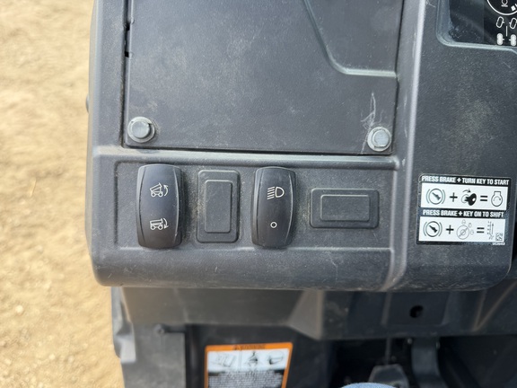 2024 John Deere XUV 835M - Photo21