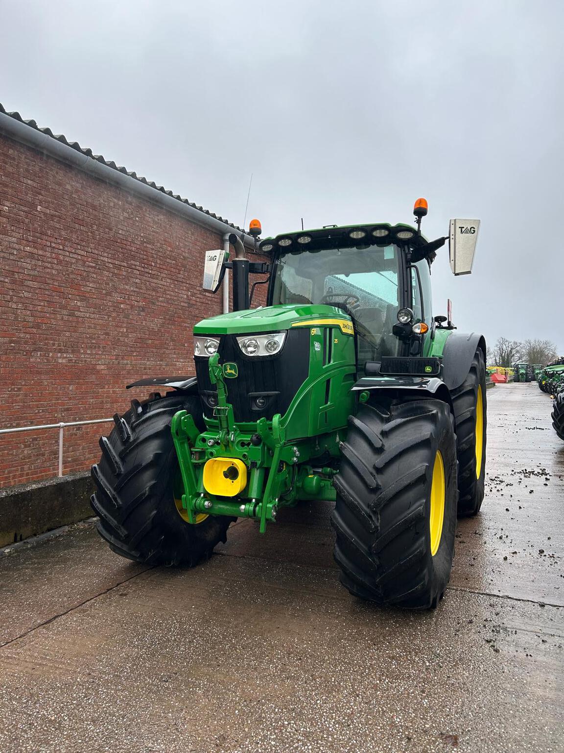 2023 John Deere 6R 215