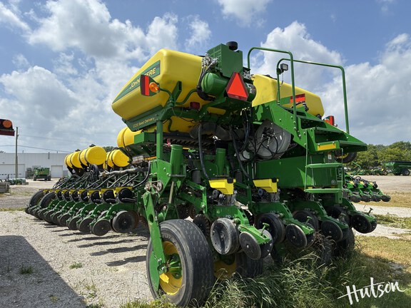 Photo of 2013 John Deere 1770NT CCS
