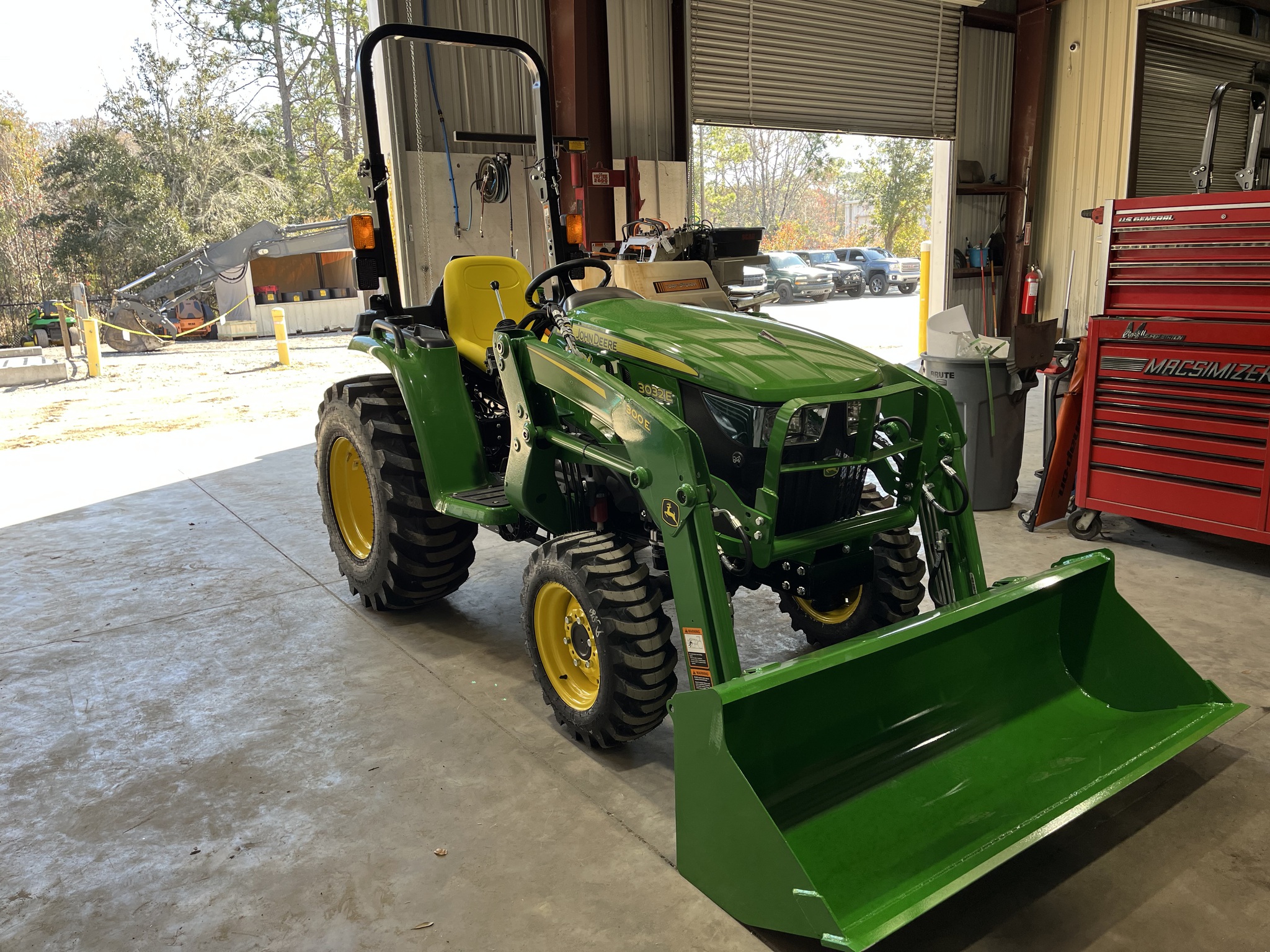 2026 John Deere 3032E Image 1