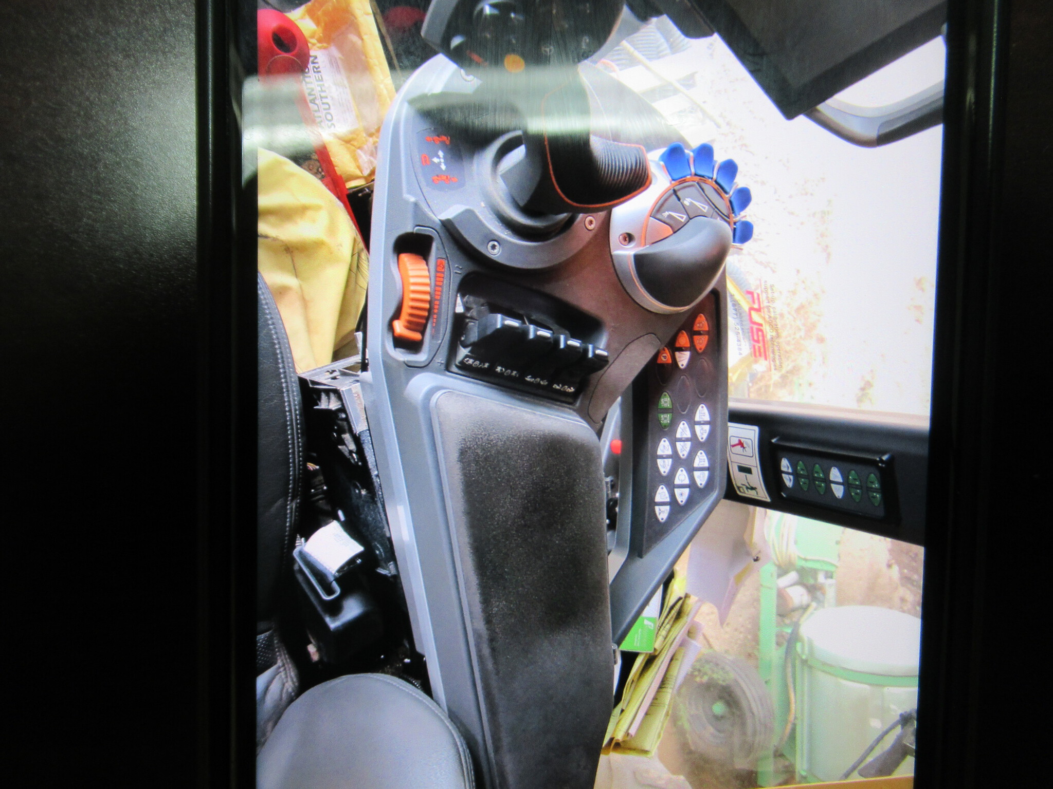 2018 RoGator RG900C Image 6