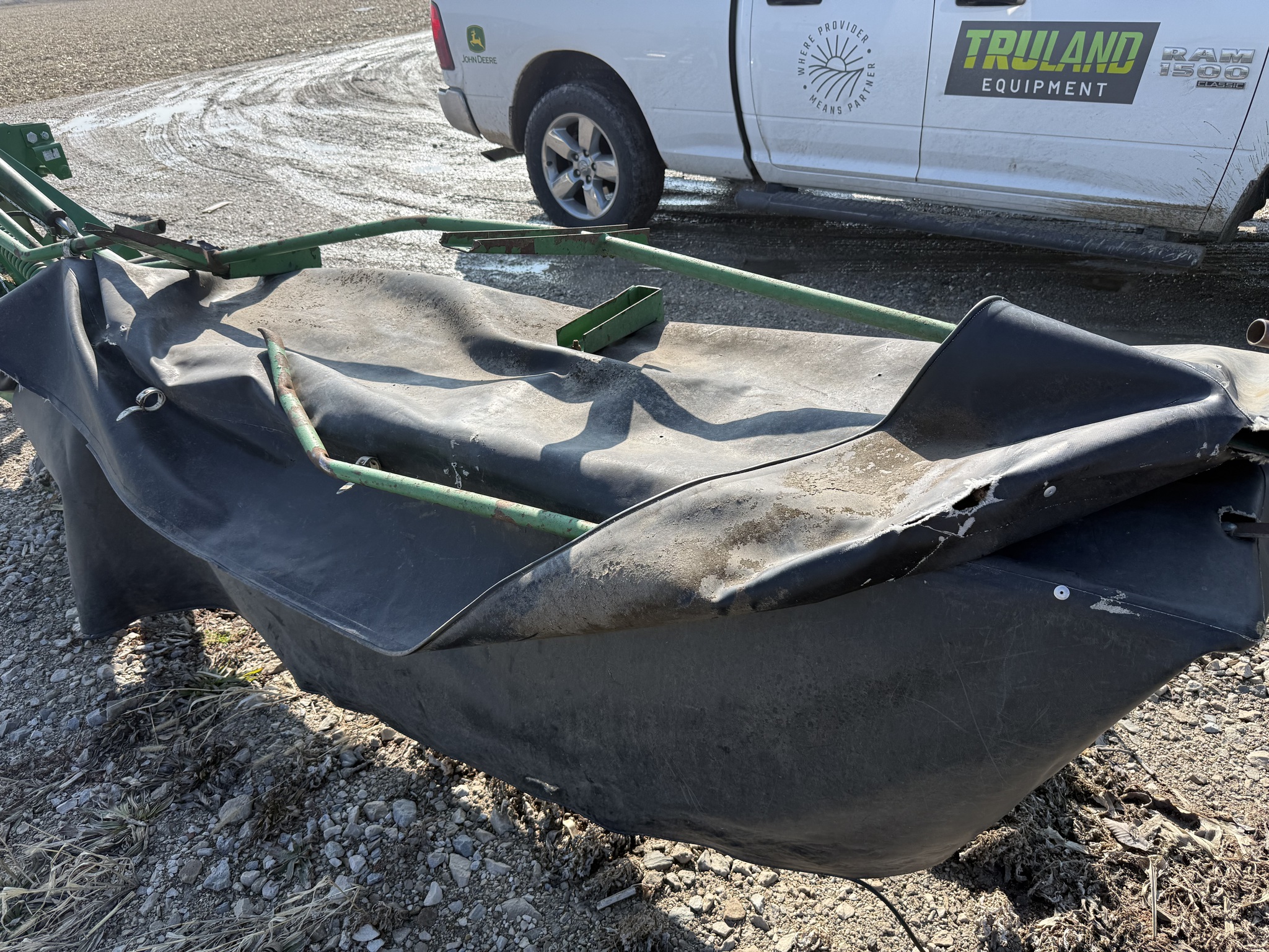 2011 John Deere 275 Image 5