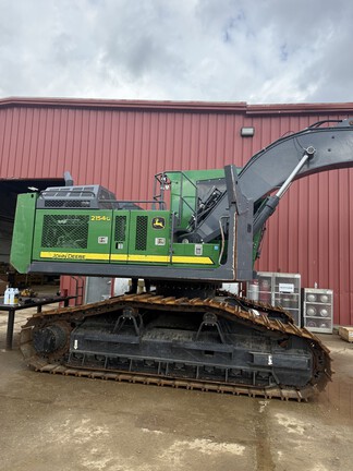 Photo of a 2023 John Deere 2154G