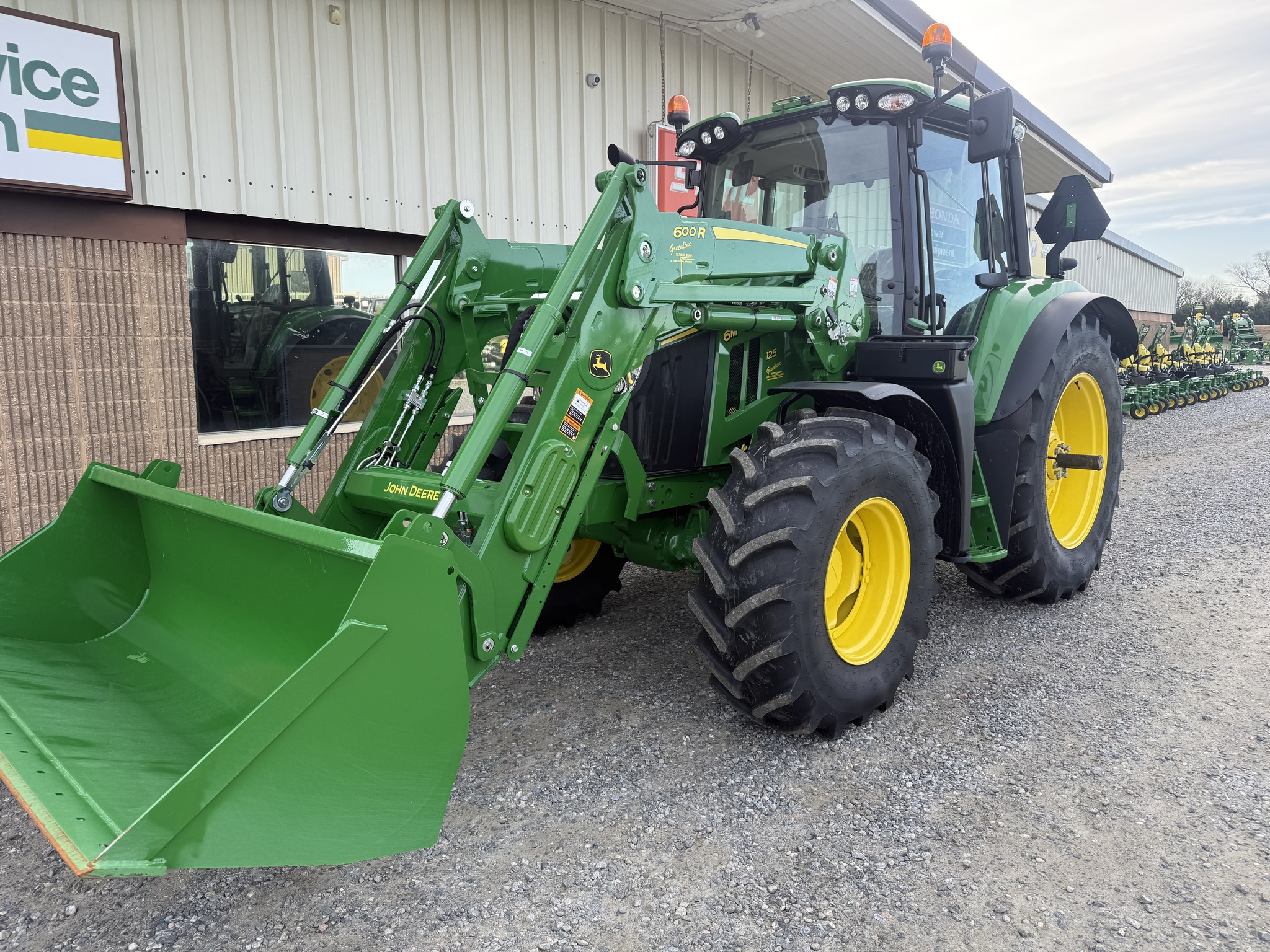 2025 John Deere 6M 125 Image 3