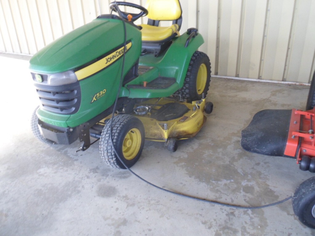 John Deere X530 Image 1