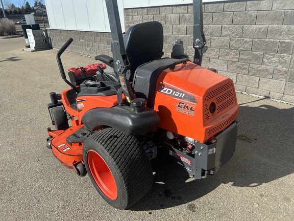 Used 2017 Kubota ZD1211 Zero Turn Mowers at Horizon Ag & Turf in Edmonton South, AB - Photo4