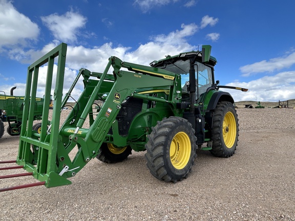 2022 John Deere 7R 210 Used Equipment