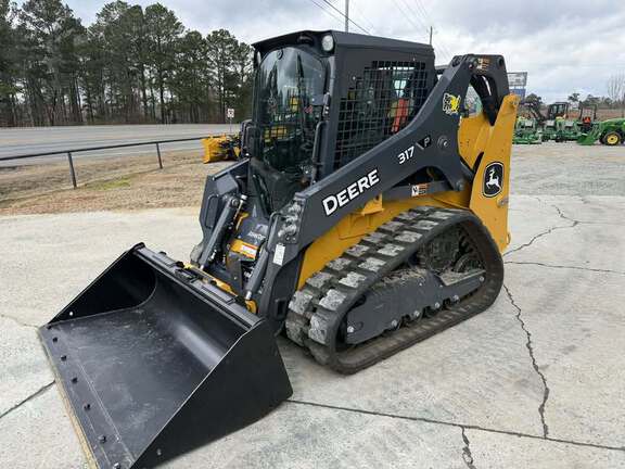  John Deere 317G