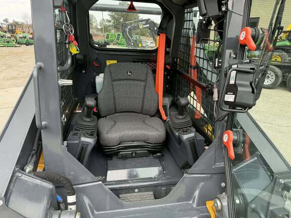 0 John Deere 317G-8