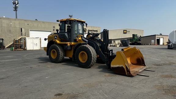 Photo of a 2024 John Deere 544 P