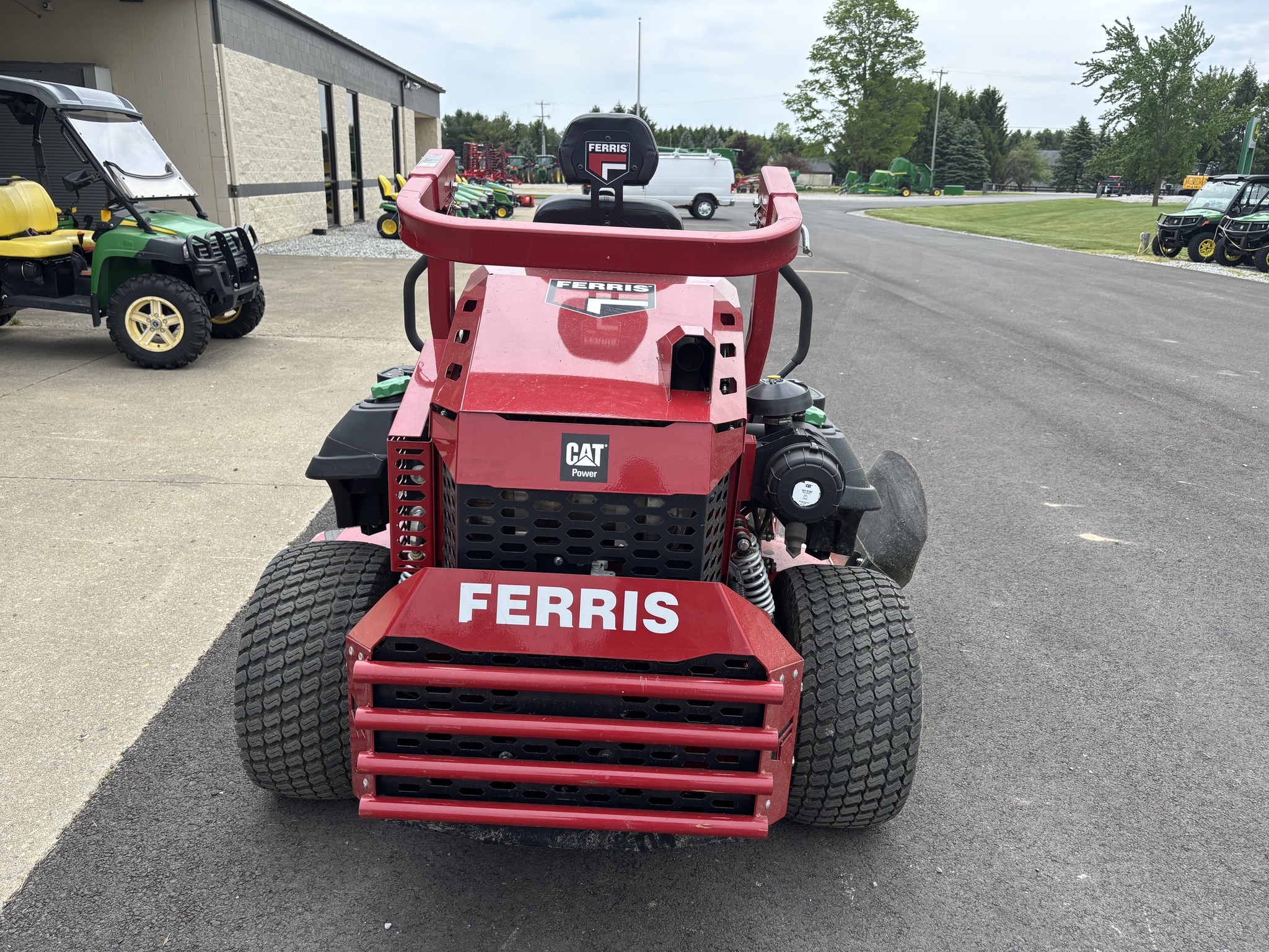 Used 2021 Ferris IS6200 48 Zero Turn Mowers at Koenig Equipment in Urbana, OH - PhotoXL1
