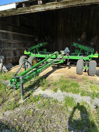2014 John-Deere 2100