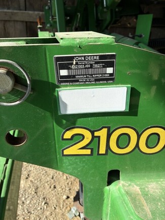 2014 John-Deere 2100
