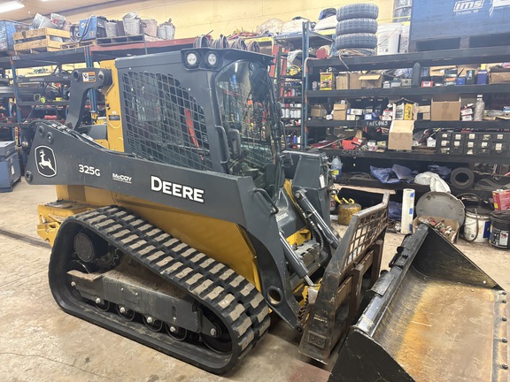 Photo of a 2024 John Deere 325G