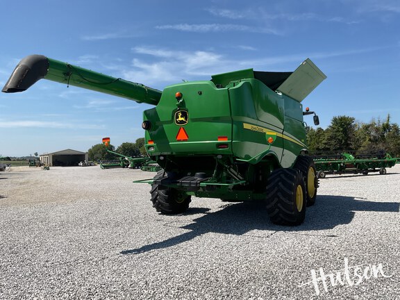 Photo of 2014 John Deere S680