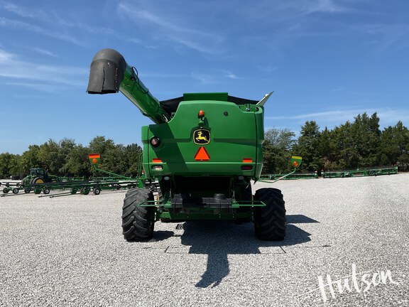 Photo of 2014 John Deere S680