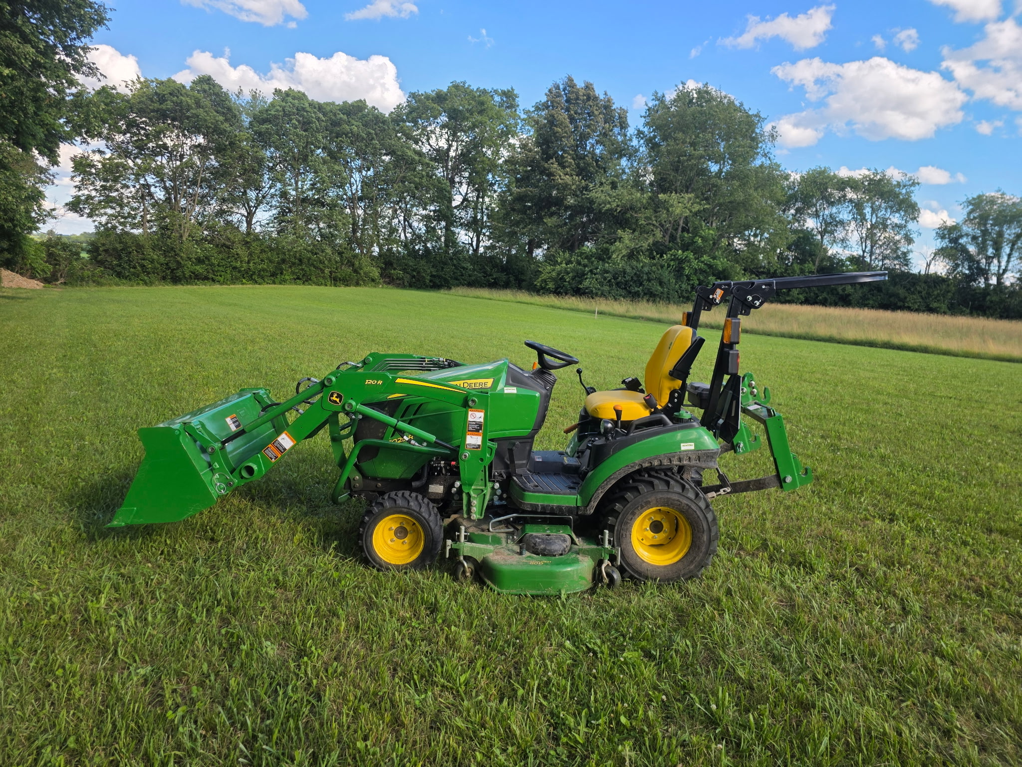 Used 2024 John Deere 1025R Compact Utility Tractors at Koenig Equipment in Urbana, OH - PhotoXL2