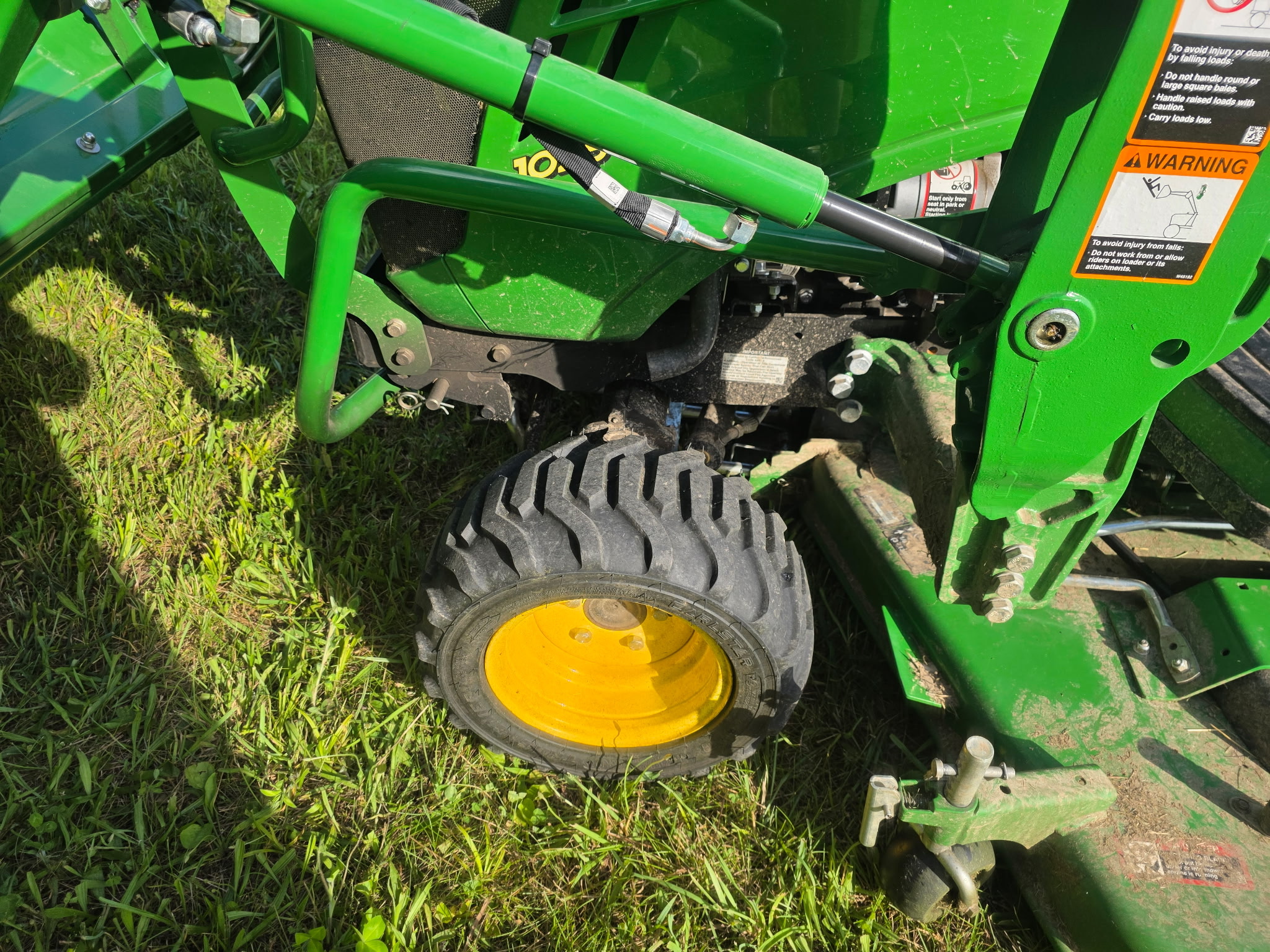 Used 2024 John Deere 1025R Compact Utility Tractors at Koenig Equipment in Urbana, OH - PhotoXL9