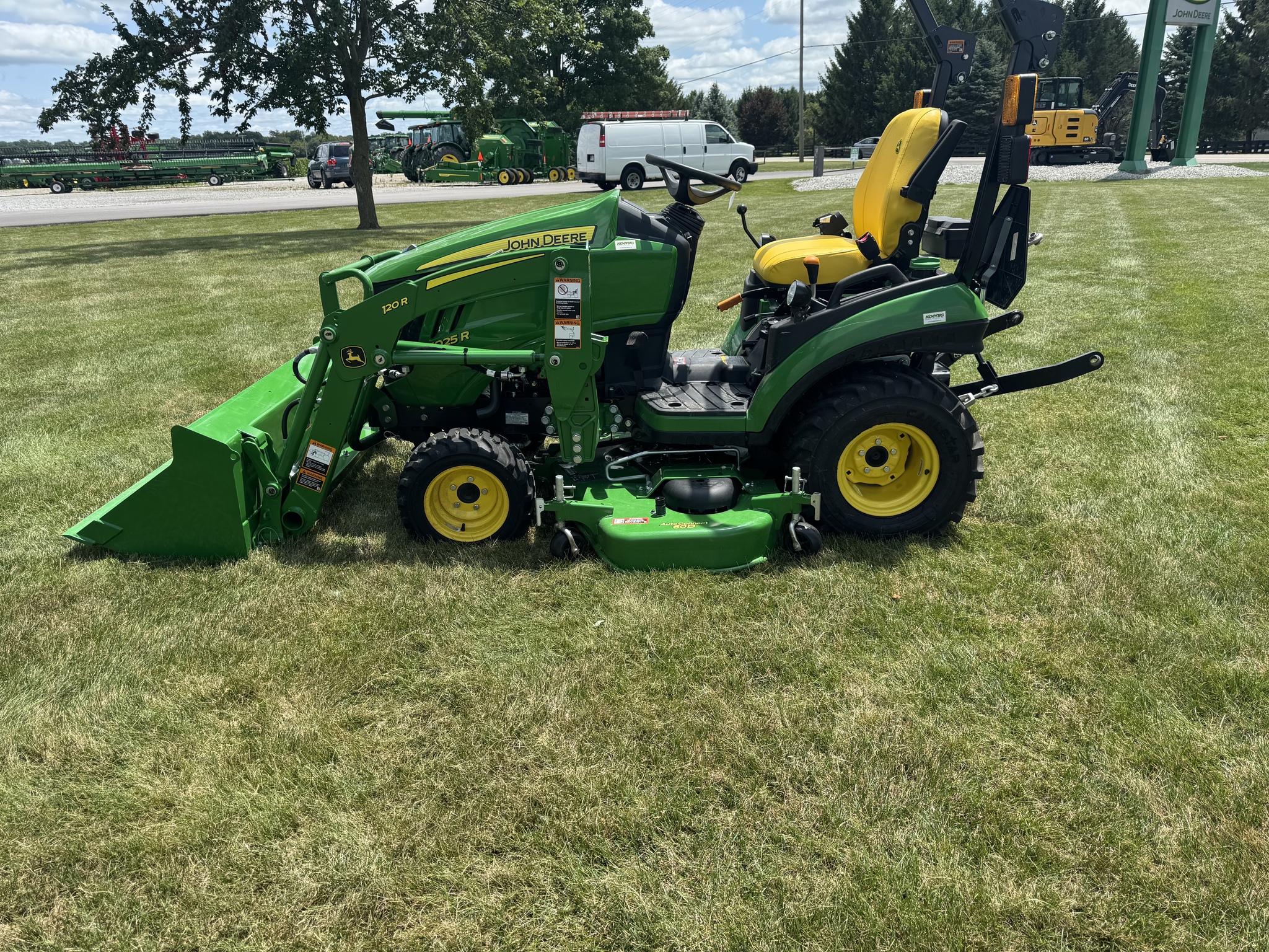 Used 2024 John Deere 1025R Compact Utility Tractors at Koenig Equipment in Urbana, OH - PhotoXL32