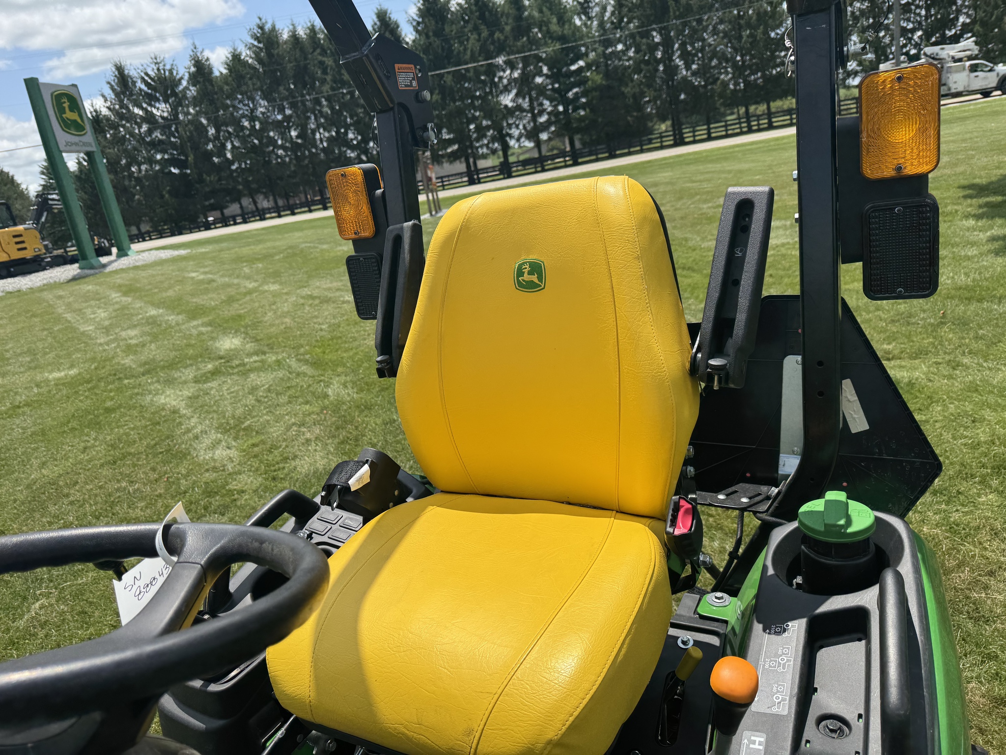 Used 2024 John Deere 1025R Compact Utility Tractors at Koenig Equipment in Urbana, OH - PhotoXL37