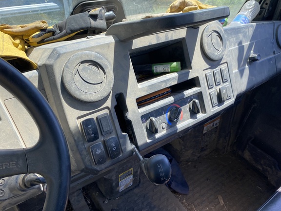 2025 John Deere XUV 845M - Photo12