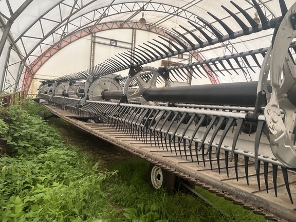 Used 2022 MacDon FD245 Combine Platforms at Horizon Ag & Turf in Falher, AB - Photo6