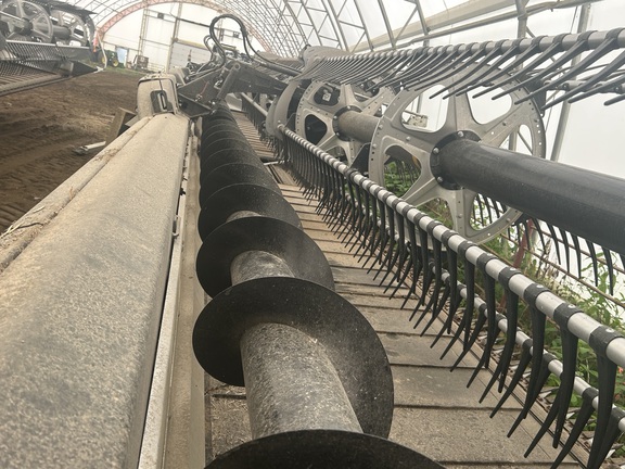 Used 2022 MacDon FD245 Combine Platforms at Horizon Ag & Turf in Falher, AB - Photo9