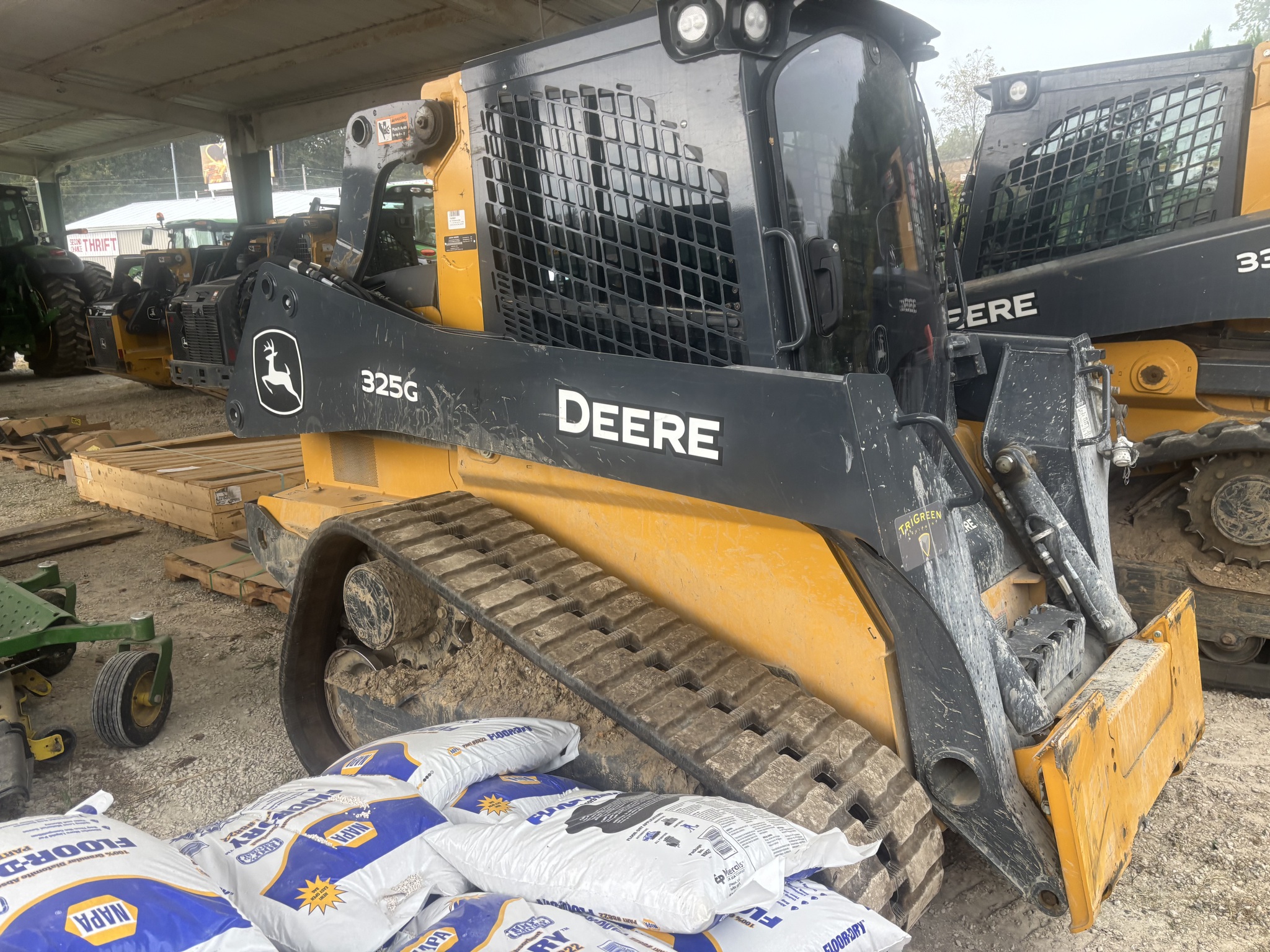 2025 John Deere 325G